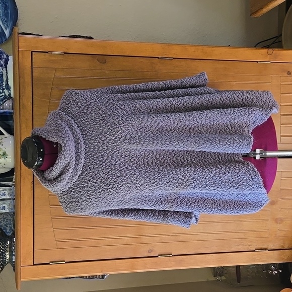 Romeo & Juliet Bulky Turtle Neck Sweater - Picture 1 of 8